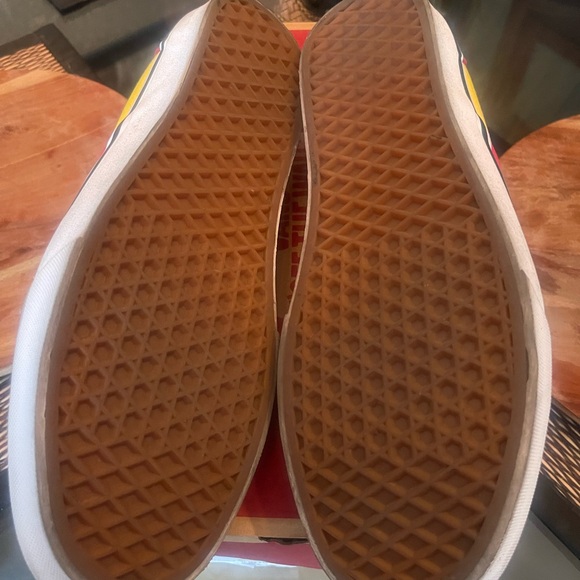 Vans Classic  Checkered Slip-Ons - Picture 8 of 9